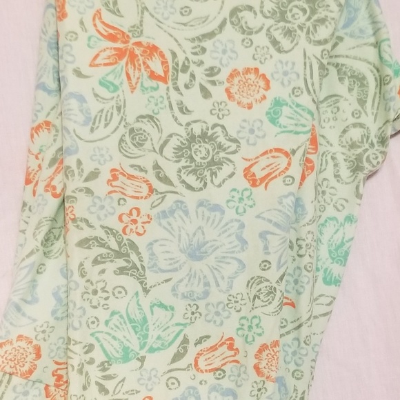 Lularoe TC leggings - Picture 2 of 2